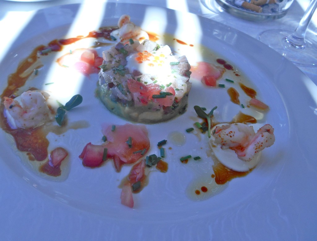 Delicate yellowtail tartare with the tastiest of prawns