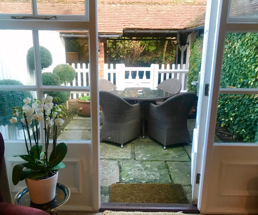 Chewton Glen: courtyard