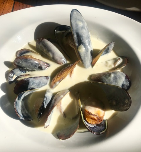 Simon's: West Coast mussels