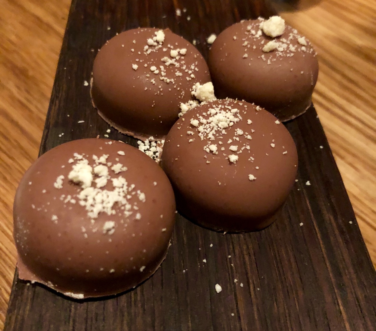 La Mouette: petit fours