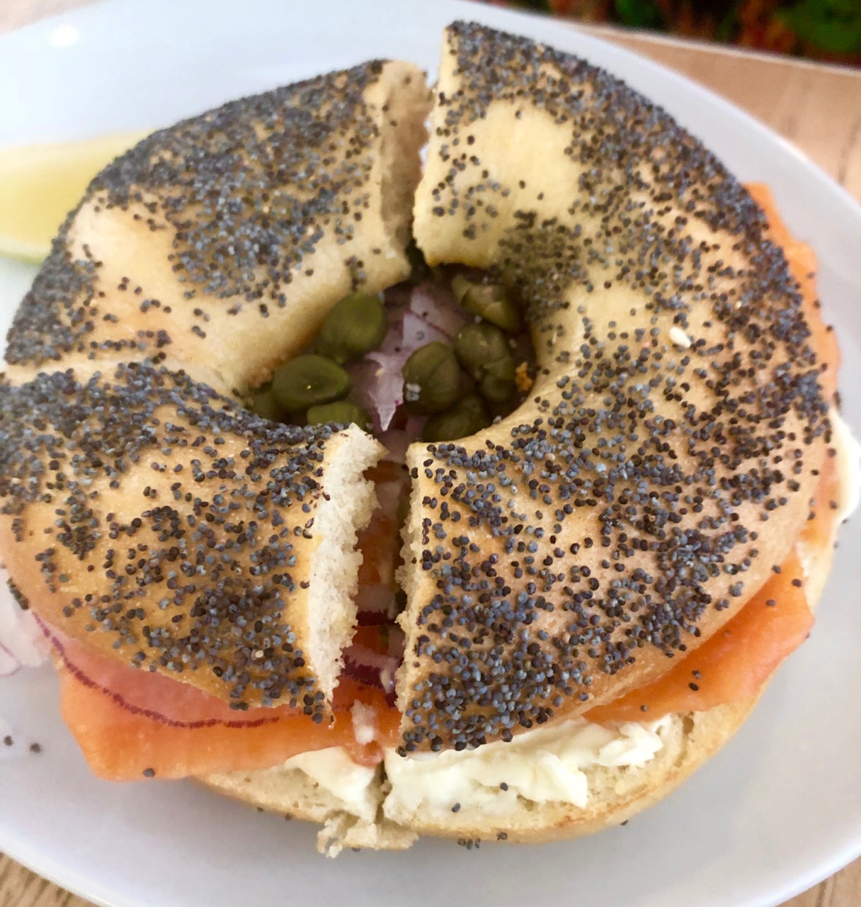Kleinsky's: smoked salmon bagel