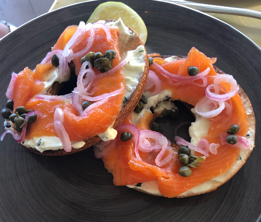 Lily's: smoked salmon bagel