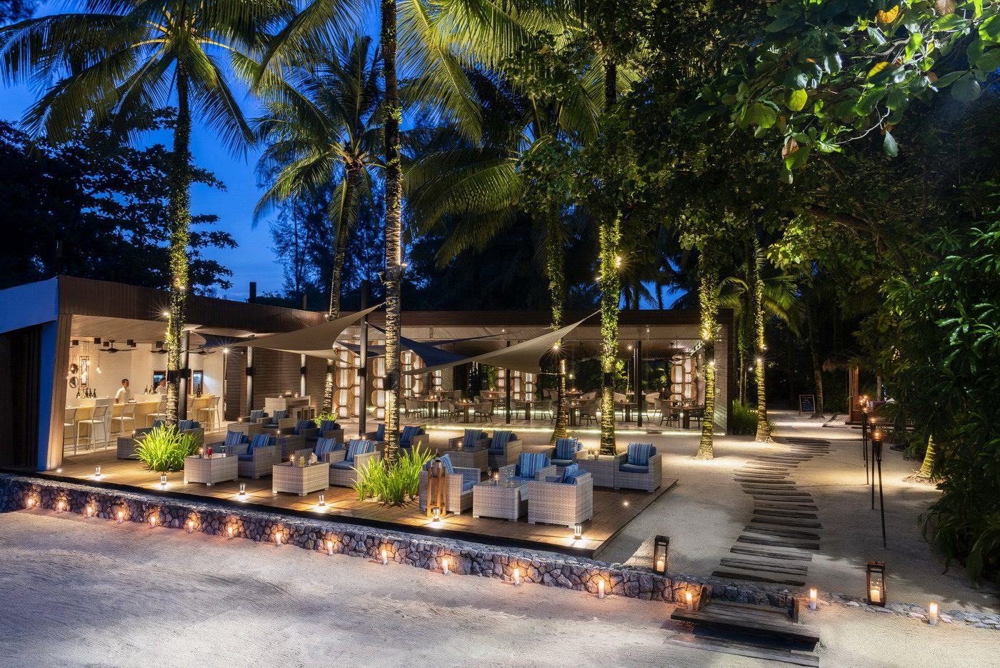 The Sarojin: bar and restaurant
