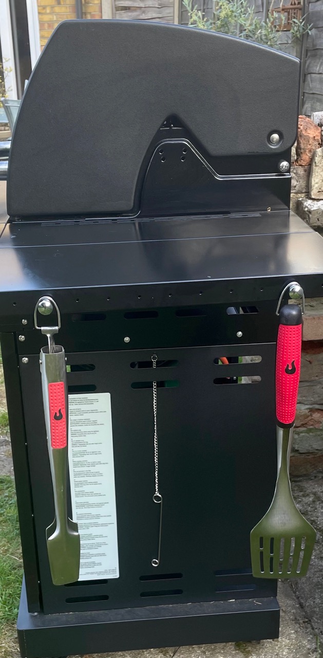 Barbecue CharBroil implements